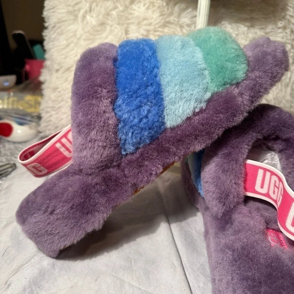 UGG, multicolored fur slides. NWOT. Women’s US size 9. Sandals/ sling backs. - Picture 3 of 7
